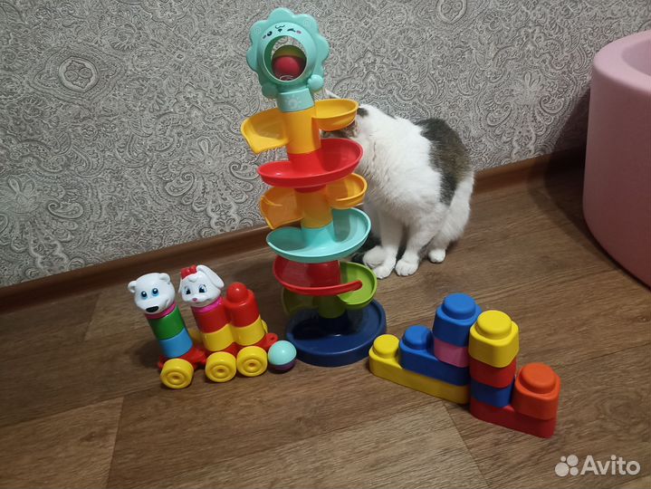 Развивающие игрушки для малышей пакетом