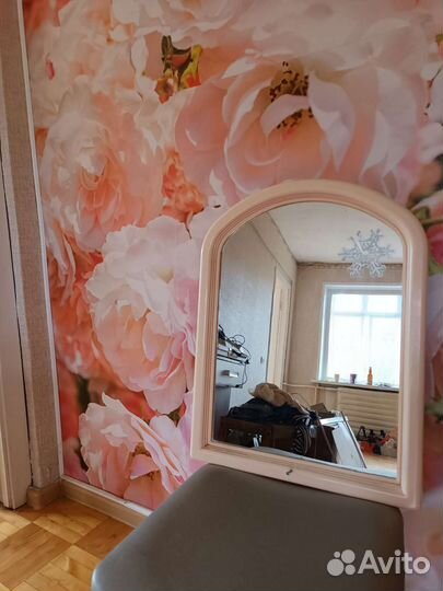 Зеркало и шкафчик для ванной комнаты