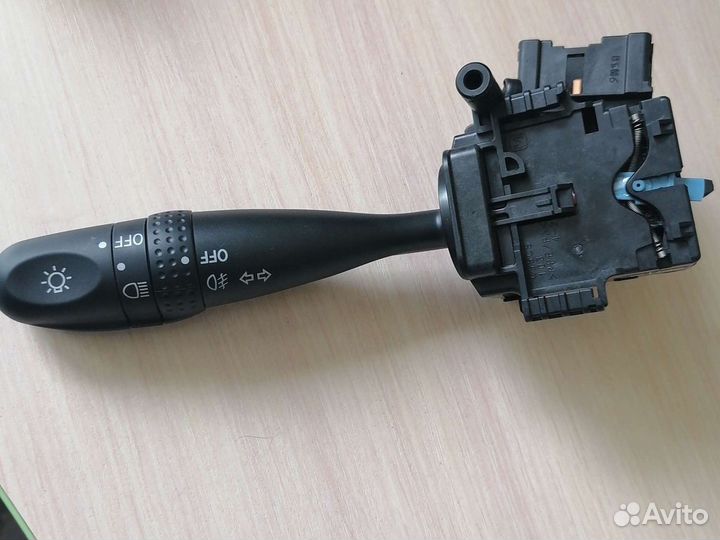 Переключатель указателя поворотов