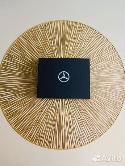 Пауэрбанк от Мерседес новый. Mercedes