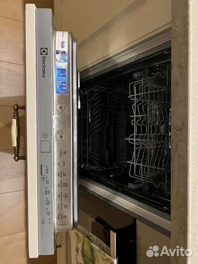 Посудомоечная машина electrolux