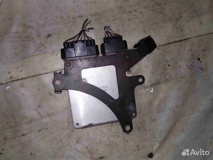 Блок управления форсунками Toyota Land Cruiser Pra