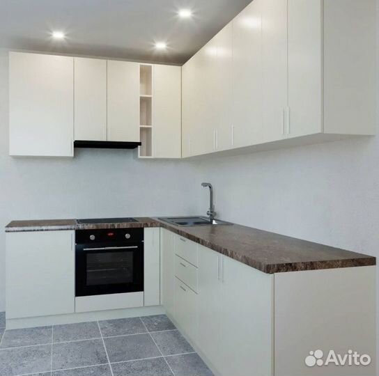 Кухня с крашенными фасадами артикул 55649