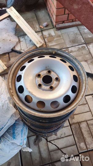 Штампованные диски r16