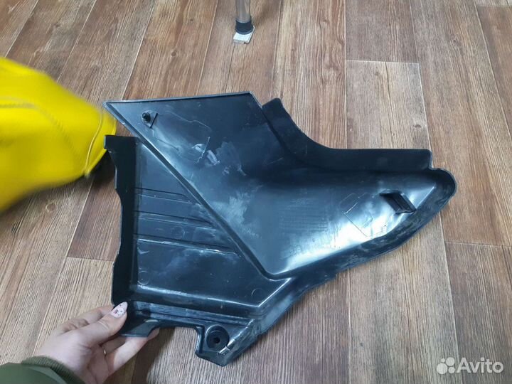 Пластик yamaha ybr правый