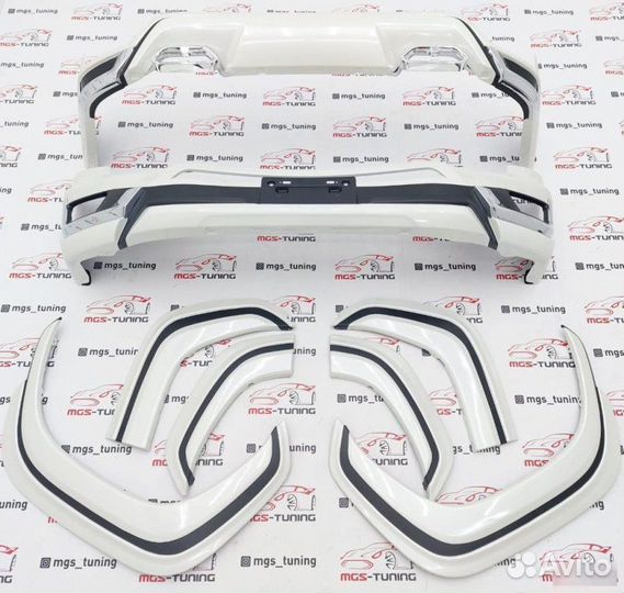 Обвес Modellista на Toyota Land Cruiser 300 White