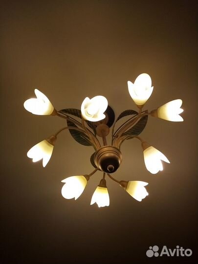 Люстра потолочная и бра