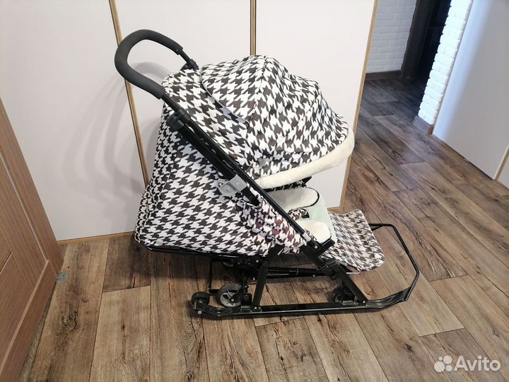 Коляска-санки с выдвижными колёсами