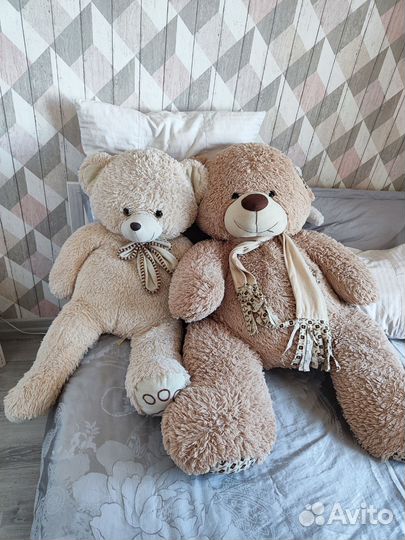 Большие плюшевые медведи