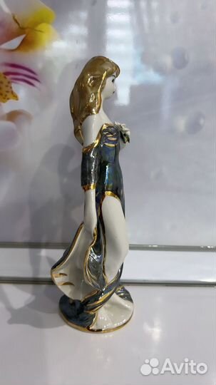 Статуэтка фарфор
