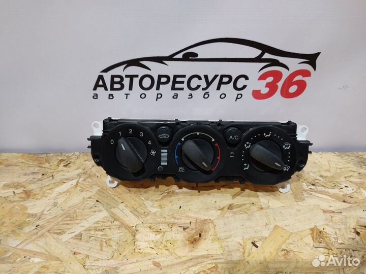 Блок управления кондиционером Форд Фокус 3