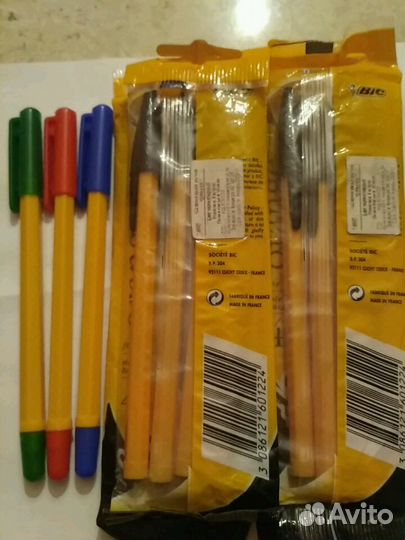 Ручки BIK. Подставка для карандашей. Накладные