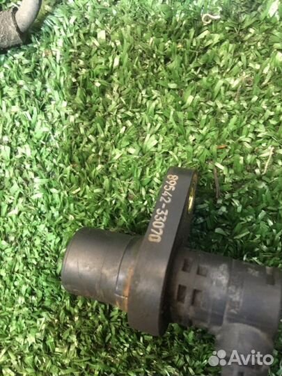 Датчик abs передний правый Lexus Es330 MCV31