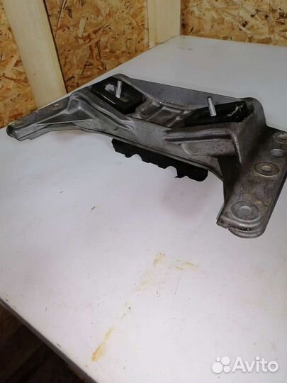 Bmw e60 крепление АКПП с подушками