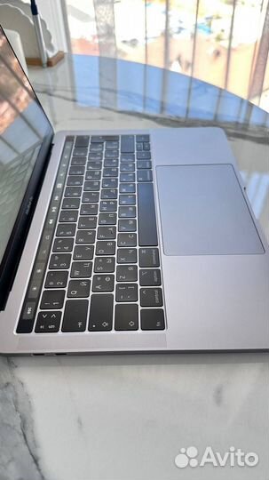 Macbook pro 13 2019 touch bar