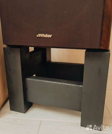 Стойки под акустику (подставки под колонки)