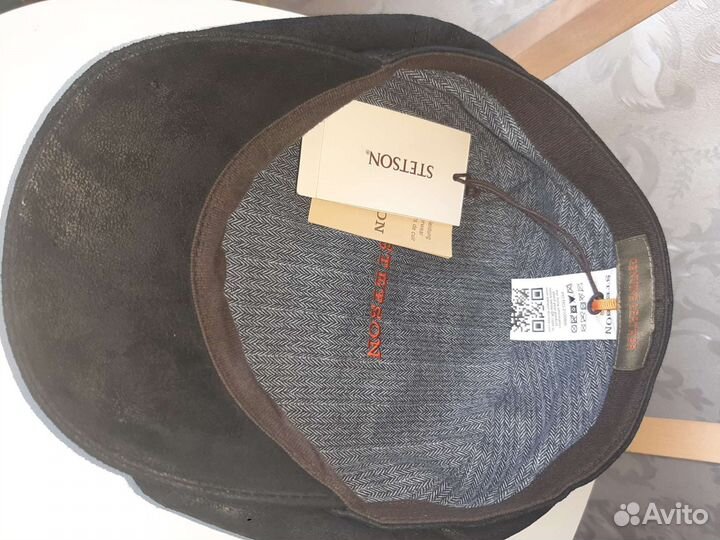 Кепка кожаная