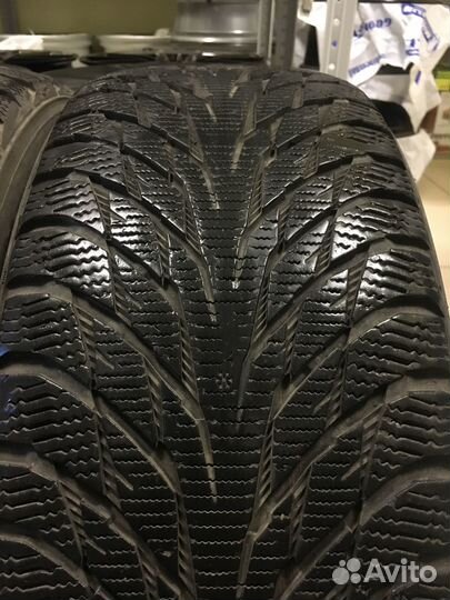 Nokian Tyres Hakkapeliitta R2 215/55 R17 98R