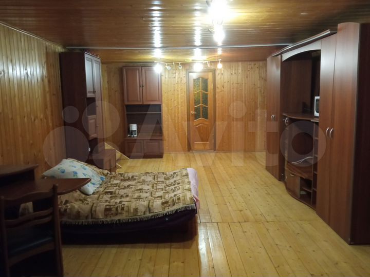 Комната 28 м² в 6-к., 2/2 эт.