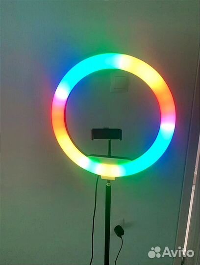 Кольцевая лампа цветная RGB 33 см соштативом