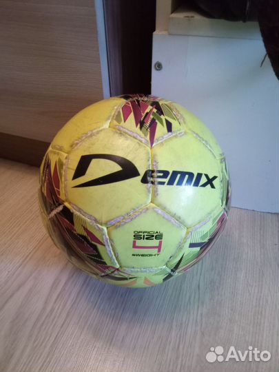 Футбольный мяч Demix
