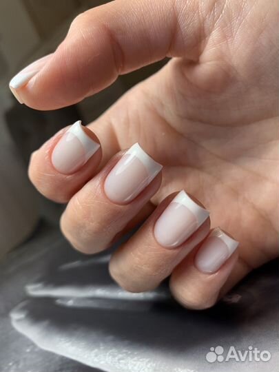 Модель на маникюр