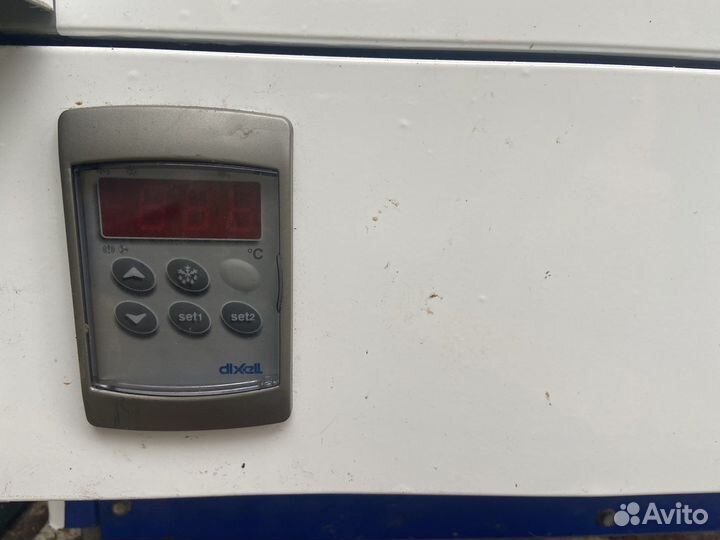 Витринный холодильник