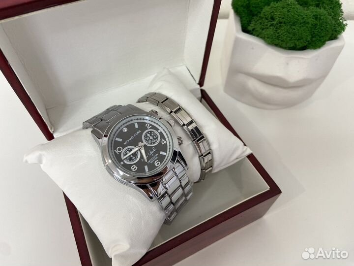 Часы кварцевые женские