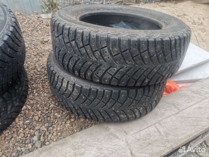Michelin X-Ice North 4 195/65 R15