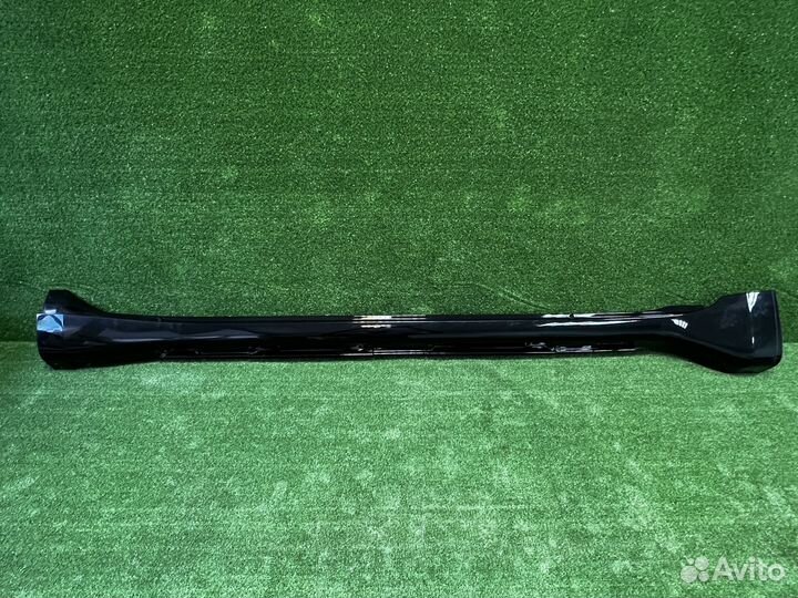 Правая накладка порога Toyota Prado 150 2020 год