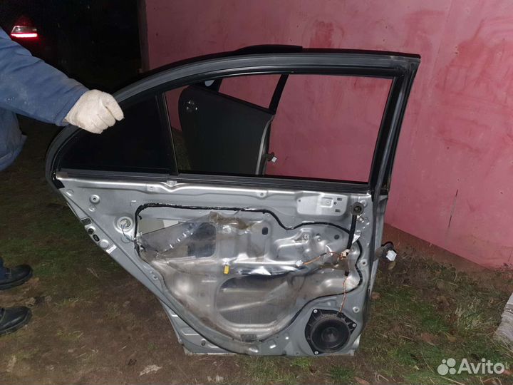 Кузовные детали toyota avensis