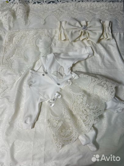 Комплект на выписку для девочки