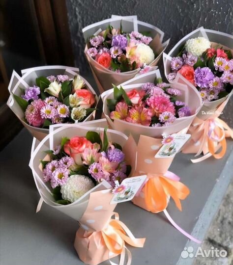 Букет воспитателю. Букет в школу. Букет цветов