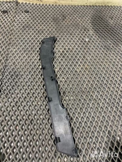 Накладка декоративная передняя левая Mercedes-Benz