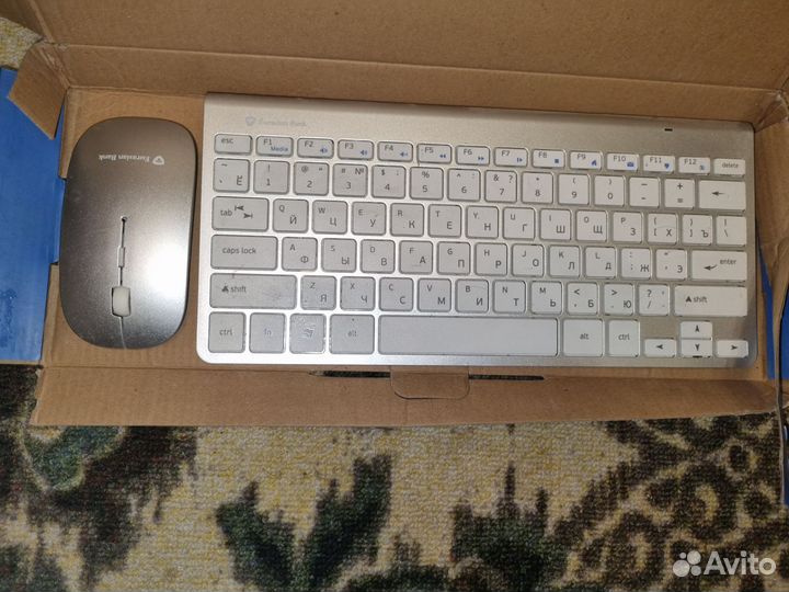 Клавиатура беспроводная и мышь