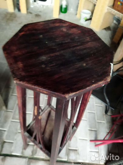 Антикварная этажерка