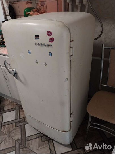 Ретро-холодильник Мир
