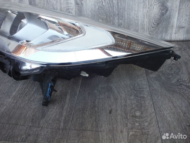 Фара левая №22 ford Kuga 2 2019