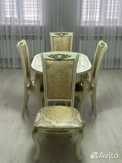 Стол и Стулья