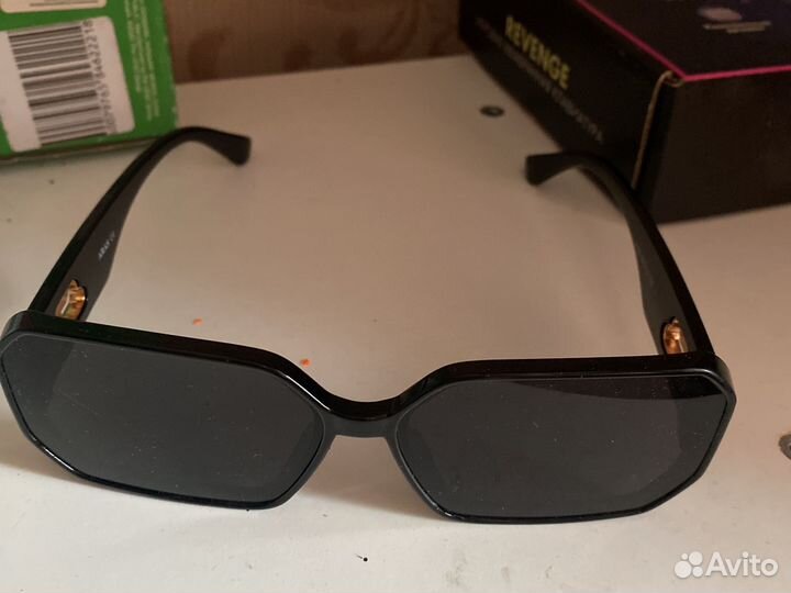 Солнцезащитные очки