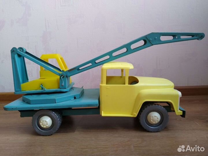 Автокран ЗИЛ-130. Игрушка СССР