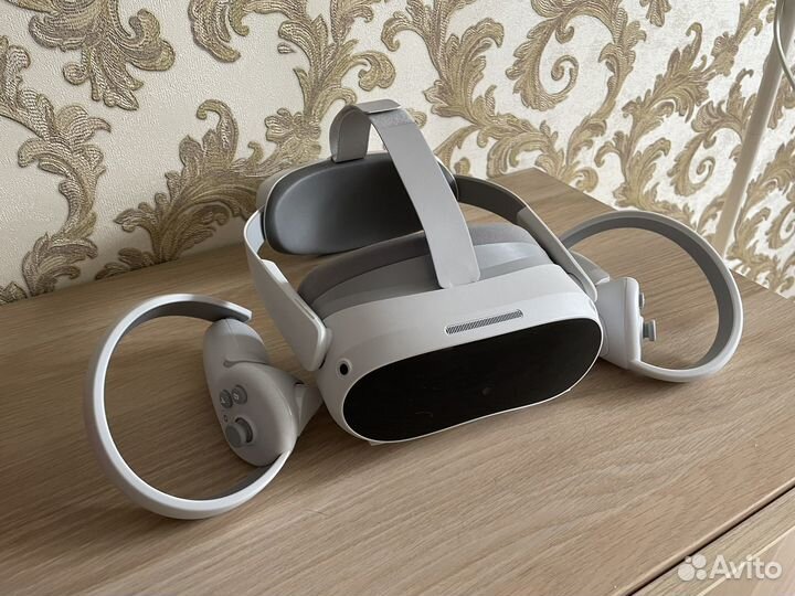 Виар очки pico 4