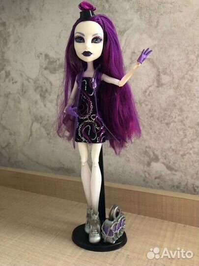 Monster high Спектра 