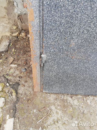 Дверь входная металлическая левая бу