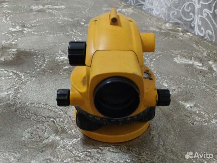 Нивелир с компенсатором