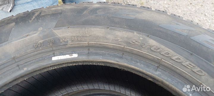 Pirelli Ice Zero 215/65 R16