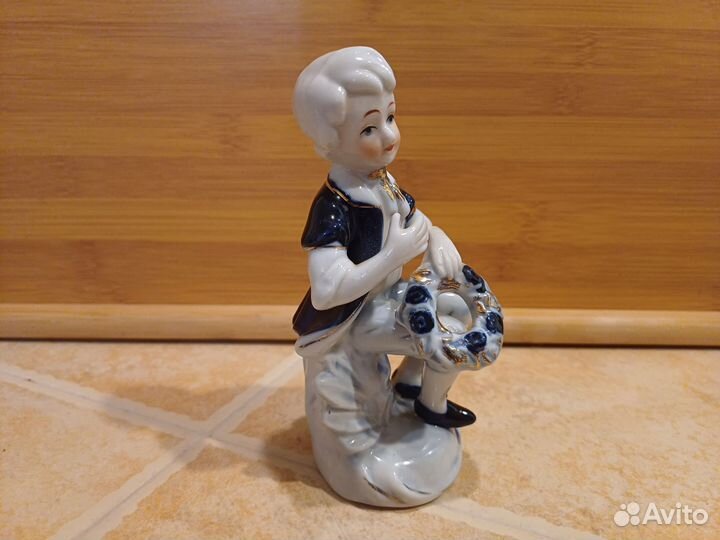 Статуэтка фарфор Музыкант, юный Ленин, плавчиха