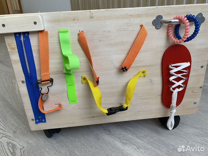 Ящик для игрушек бизиборд