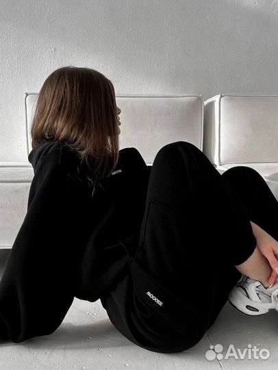 Спортивный костюм женский