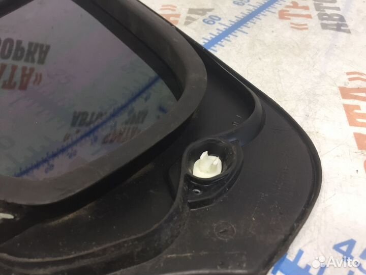 Шкода Рапид Форточка задних дверей Прав